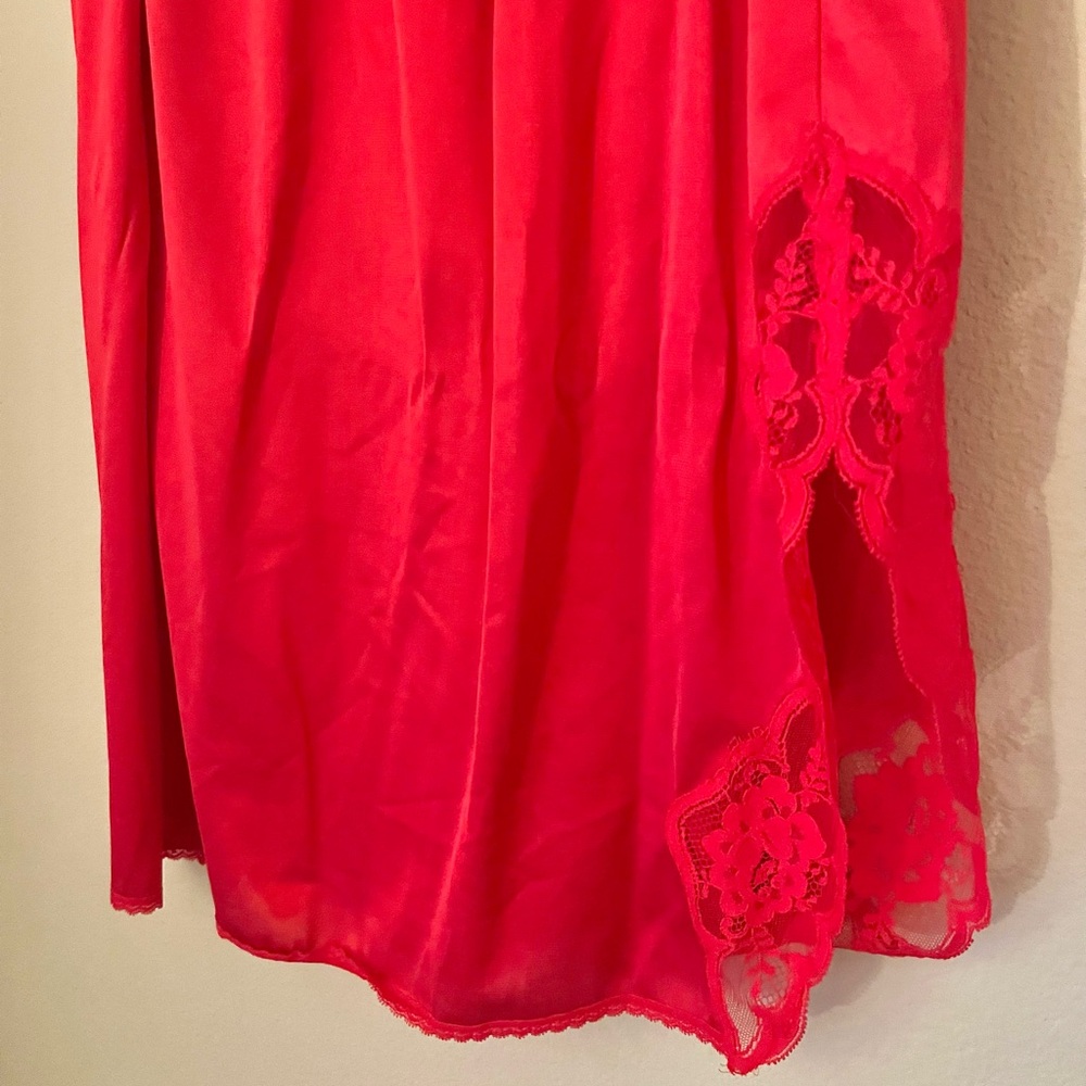 🚨SOLD🚨Small Red Midi Skirt - Picture 2 of 4